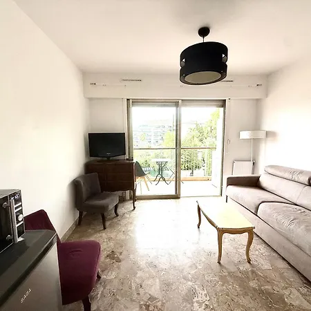 公寓 Charmant Studio Dans Residence Piscine A Cannes *